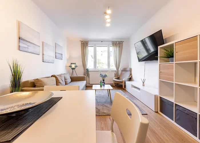 Bright + Near Belvedere By Jr * Vienna
